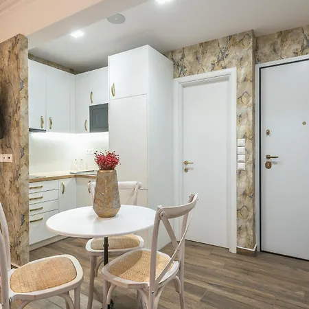 Modern Comfort In Neos Kosmos Metro Apartment