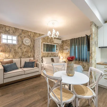 Modern Comfort In Neos Kosmos Metro Apartment Athens
